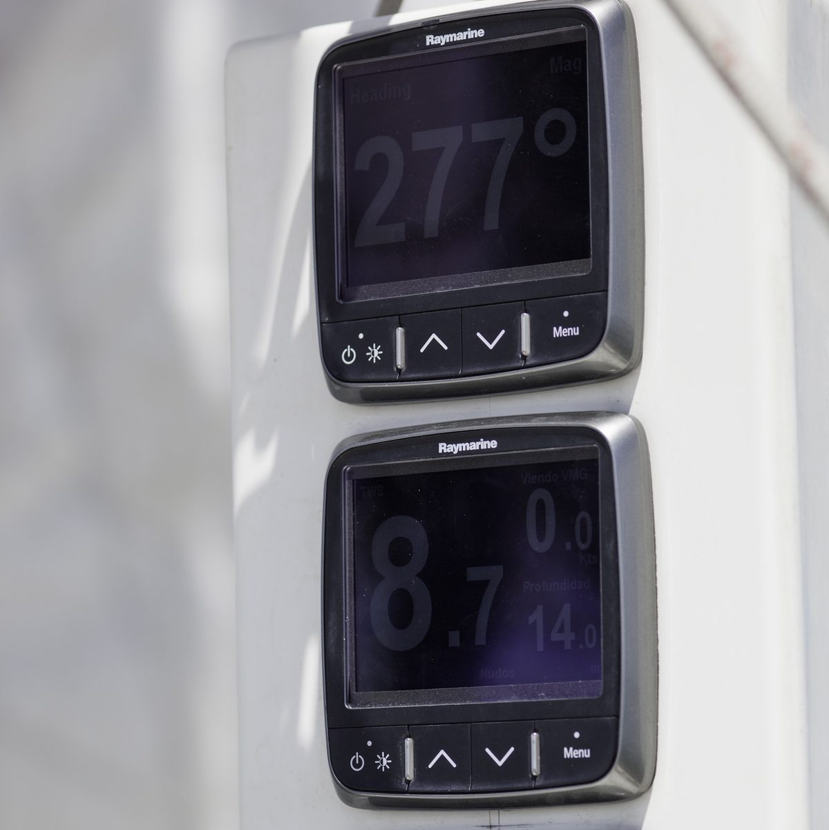 Raymarine i70 & i70s – Instruments